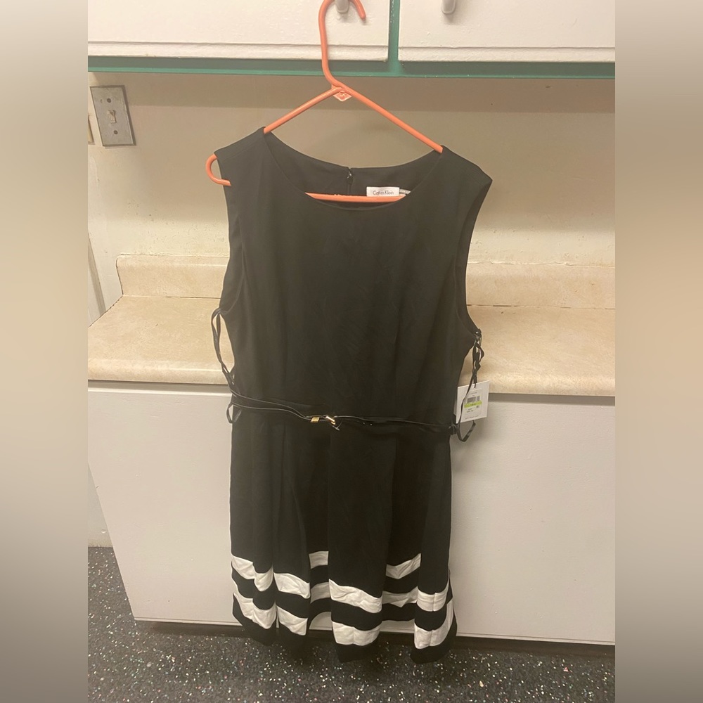 Calvin Klein black and white dress Sz 18W NWT - Picture 1 of 2